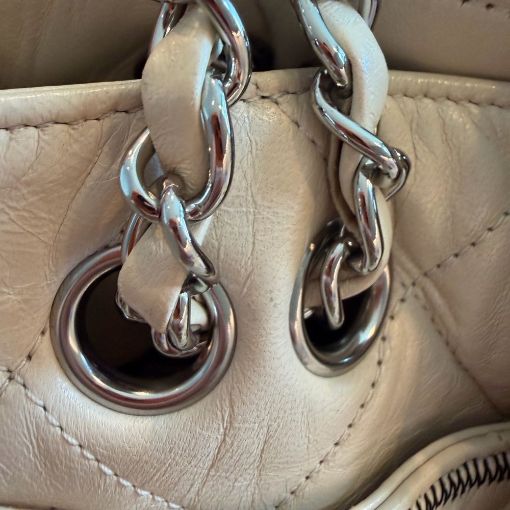 CHANEL Mademoiselle Lock Quilted Handbag - Picture 7 of 11